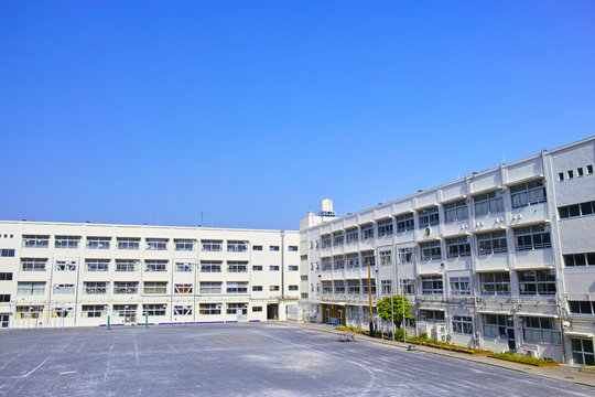 学校の校舎

