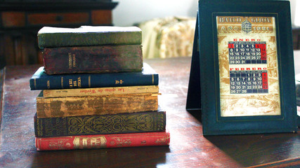 Libros antiguos escritorio