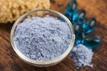 Blue clay mask with serum capsules