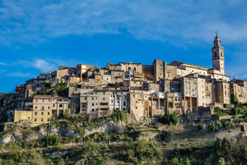 Fototapeta na wymiar Profile of the classic hillside town of Bocairent