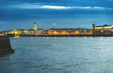 Fototapeta na wymiar View on the embankment in Saint-Petersburg