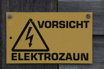 Schild Vorsicht Elektrozaun