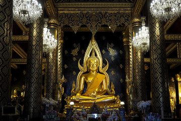 Obraz premium Buddha Chinnarat in Thailand very nice and beautyful