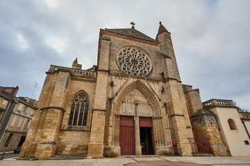 Fototapeta na wymiar Cathedral of Marmande Lot et Garonne in France