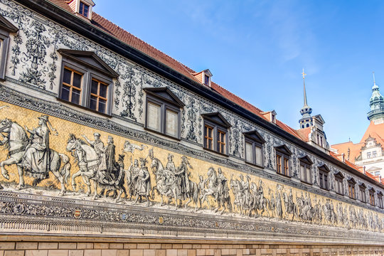 Fürstenzug in Dresden an der Stallhof-Außenwand - Residenzschloss