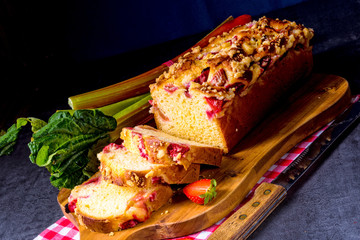 brioches with rhubarb, strawberry and streusel