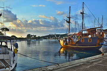 Obraz premium Greece,island Paxos-sunrise in the harbor Gaios