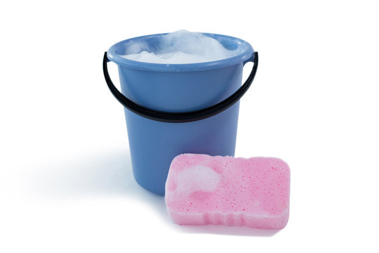 Bucket and sponge store