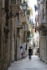 Italy, Puglia, houses in the narrow streets of the old town of Taranto