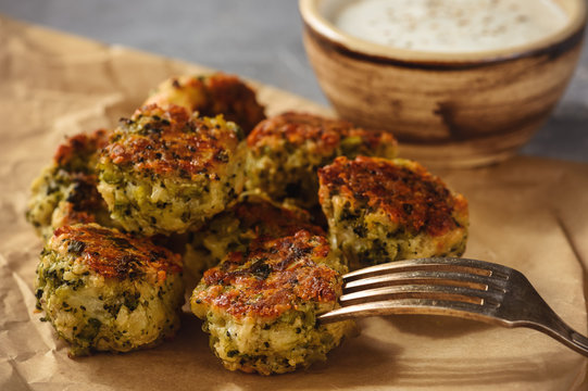 Baked Broccoli Cheese Balls With Garlic Dip, Vegetarian Food.