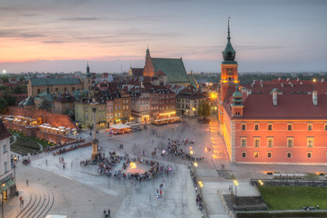 Obraz premium Wieczorna panorama starego miasta. Warszawa, Polska.