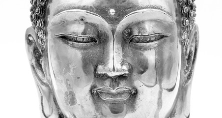 Zwart-wit Boeddha hoofdbeeld, geïsoleerd op een witte achtergrond