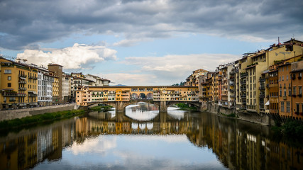 Fototapeta na wymiar fotografía del puente Vecchio en Florencia, Italia