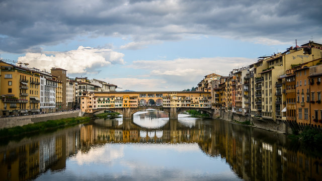 fotograf&iacute;a del puente Vecchio en Florencia, Italia