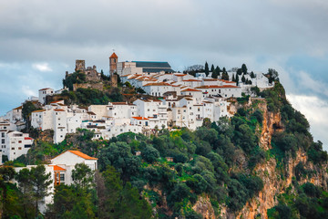 Fototapeta na wymiar Typical andalusian white village pueblo blanco Casares, Andalusia, Spain