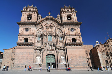 Fototapeta na wymiar Peru, Cuzco, Plaza de Armas, Conpania de Jesus Church.