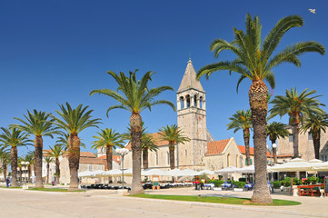 Main seafront promenade in Trogir, Dalmatia, Croatia. - obrazy, fototapety, plakaty
