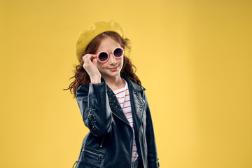 Fototapeta premium fashion model wearing sunglasses
