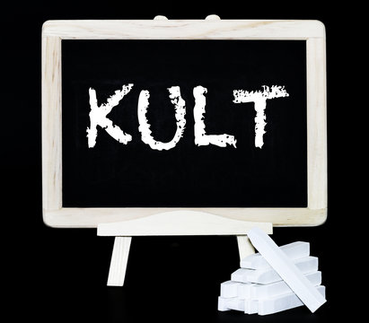 Kult Kreidebuchstaben auf einer Tafel