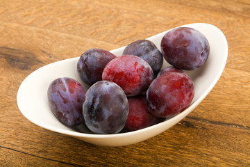 Plums in the bowl