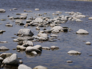 Obraz premium 川の小石