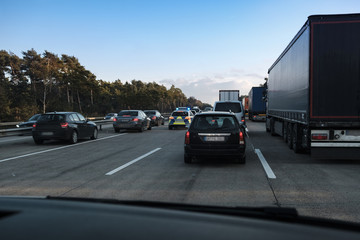 Rettungsgasse auf der Autobahn bei Stau