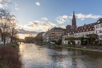 Fototapeta na wymiar Straßburg an der Ill mit dem Münster