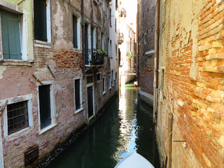 Fototapeta na wymiar 20.06.2017, Venice, Italy: View of historic buildings and canals
