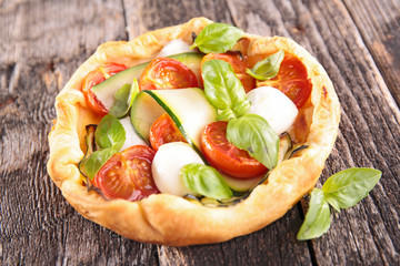 tomato and mozzarella quiche