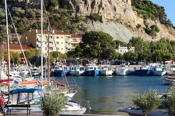 Cassis haven
