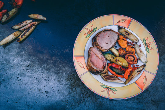 Gegrilltes Schweinefilet im Baconmantel mit BBQ Grillgem&uuml;se von der Feuerplatte