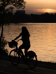 sunset in the park, cool afternoon, relax, enjoy life, great city