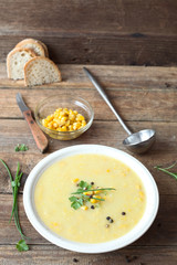 Cremige Mais-Suppe