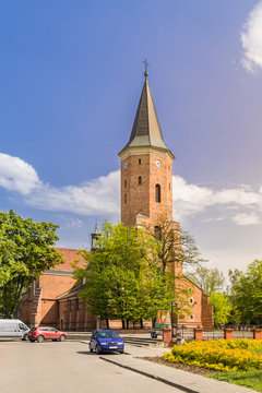 Kości&oacute;ł pw. św. Mateusza Apostoła i Ewangelisty oraz św. Wawrzyńca Męczennika, Pabianice