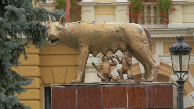 Statue of Capitoline Wolf 