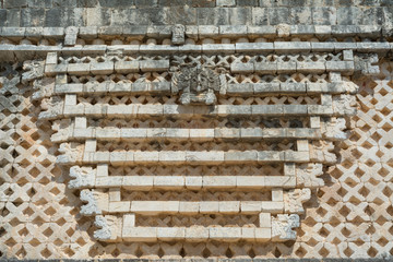 Representación escultórica de las Pirámides de Uxmal Mérida Yucatán.