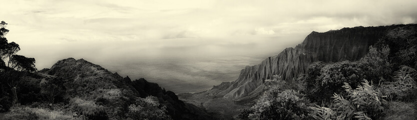 The beautiful Napali Coast Pano