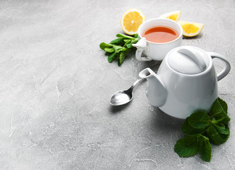 Tea with lemon and mint