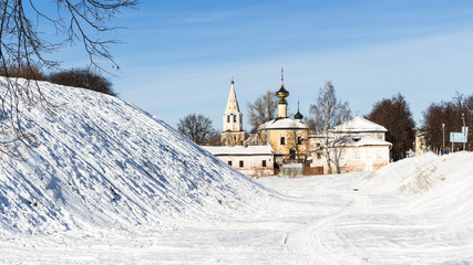 Ioanno-Predtechenskaya church in Suzdal in winter