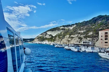 Photo sur Plexiglas Ville sur leau Corse-port dans la ville Bonifacio