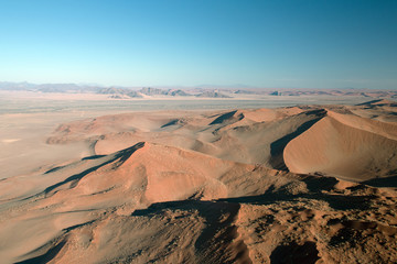 Fototapeta na wymiar Dünenlandschaft von Sossusvlei, Luftaufnahme (Namibia)