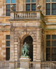 Obraz premium Antwerp, Belgium - Mai 1,2018: Statue of Hendrik Consience at the conscience square Antwerp