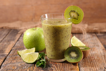 kiwi juice or smoothie
