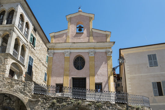 Vecchia chiesa ad Apricale