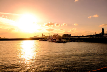 港の夕陽