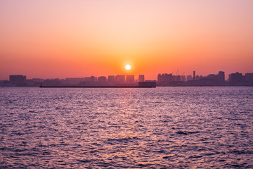 東京ベイエリアに沈む夕日