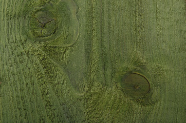 Mit Beize behandeltes Holz