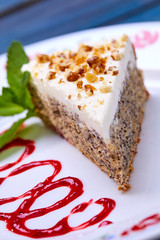 carrot cake with nuts