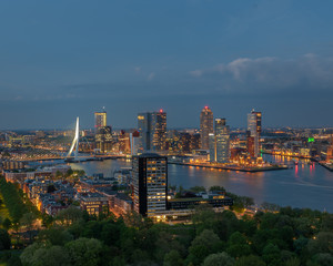 Fototapeta premium Zdjęcie panoramę Rotterdamu z euromast w Holandii