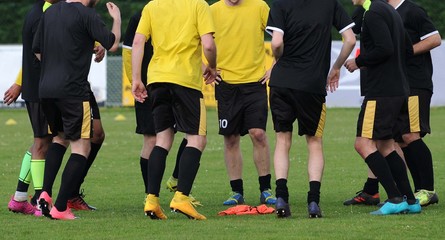 Obraz premium les footballeurs en séance d'échauffement